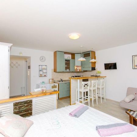 Apartment Hello Love Split Buitenkant foto
