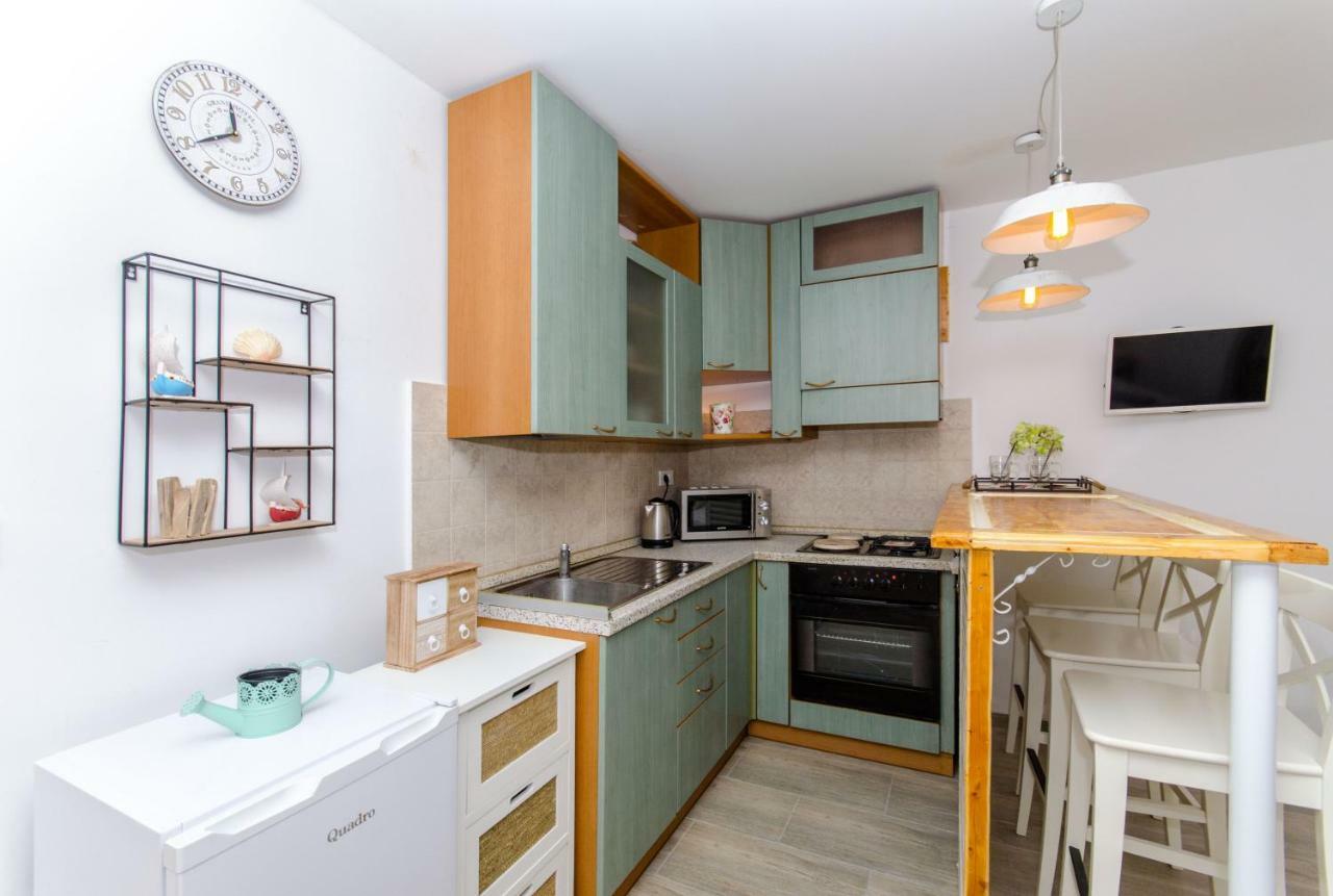 Apartment Hello Love Split Buitenkant foto