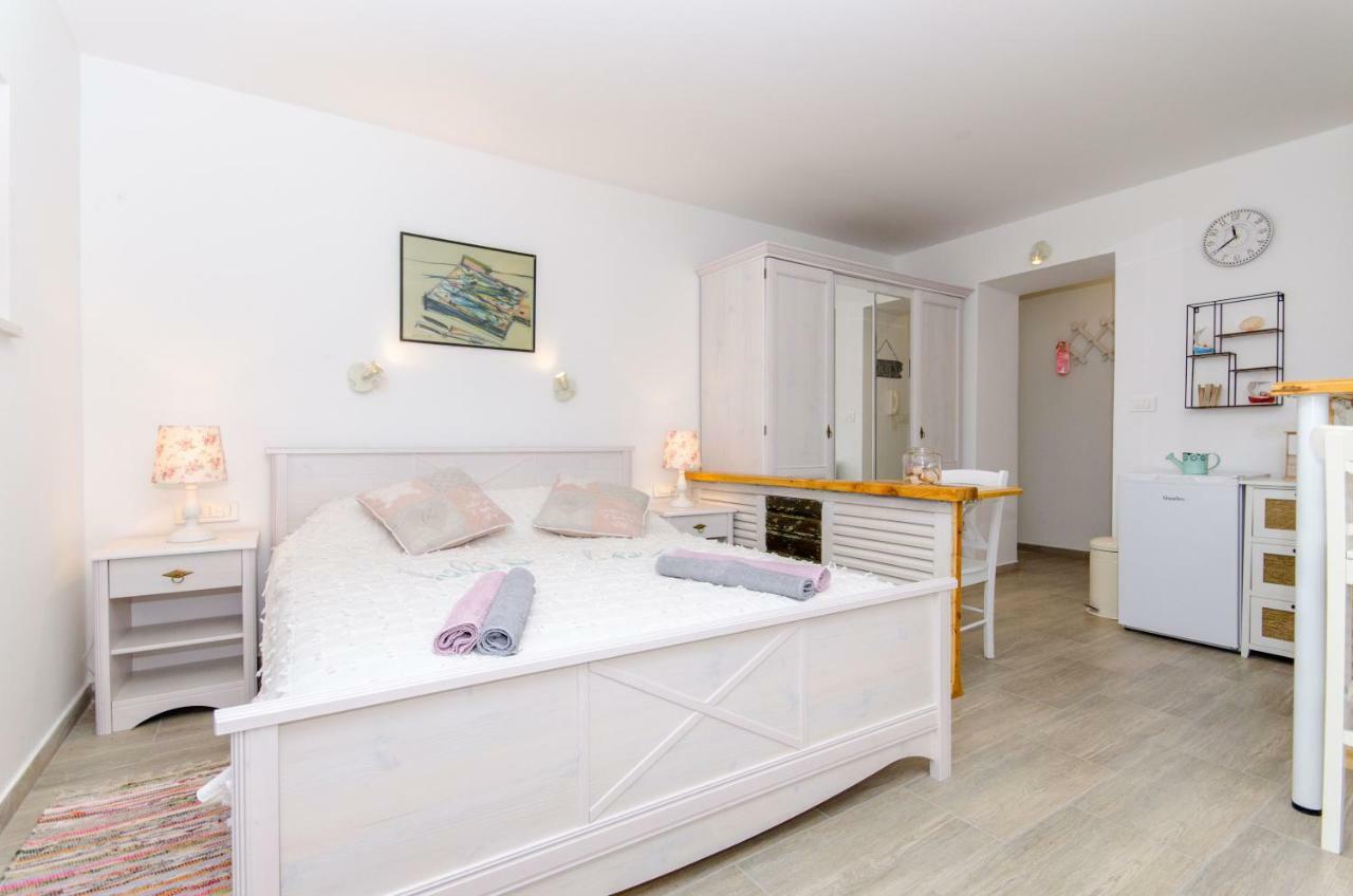 Apartment Hello Love Split Buitenkant foto