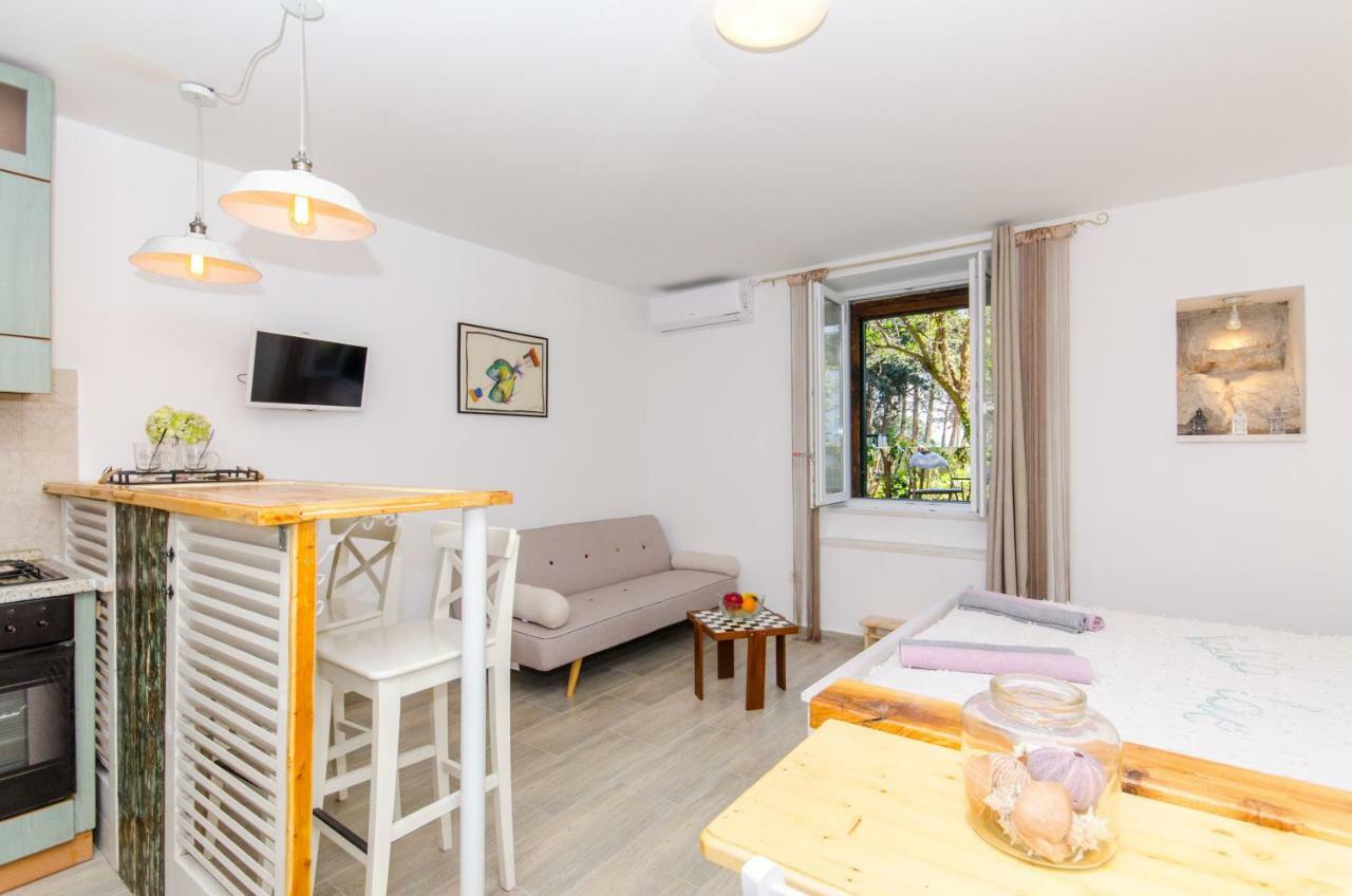 Apartment Hello Love Split Buitenkant foto